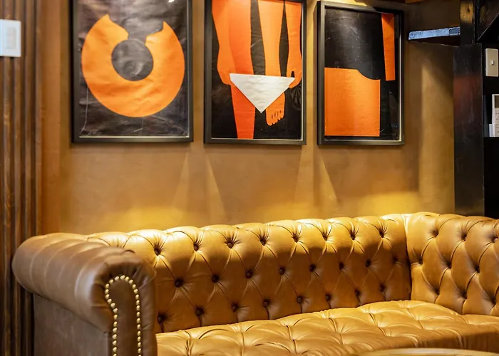Mancave 2br Bgc Taguig Aparthotel
