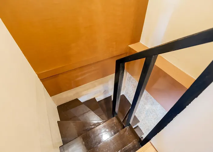 Mancave 2br Bgc Taguig Aparthotel