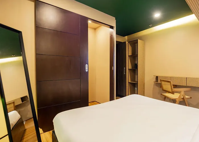Mancave 2br Bgc Taguig