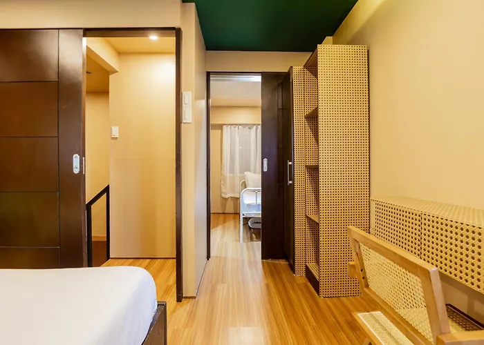 Mancave 2br Bgc Taguig Aparthotel