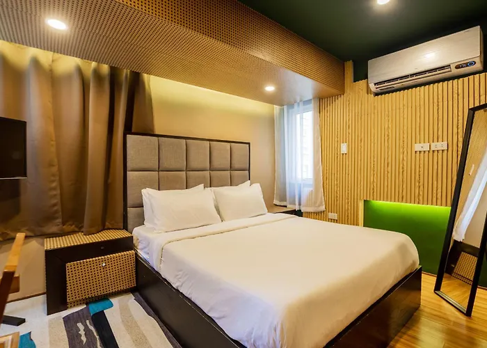 Mancave 2br Bgc Taguig Aparthotel